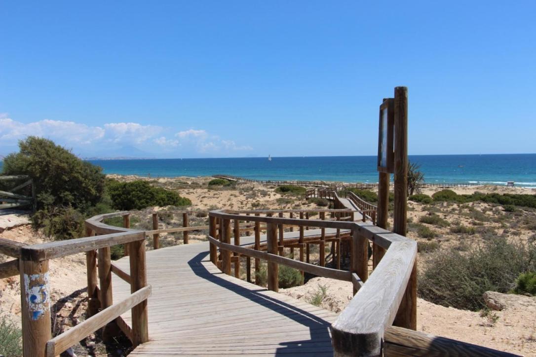 Bonita Casa En Urbanizacion Privada Muy Cerca Del Mar Y De Alicante Gran Alacant Esterno foto