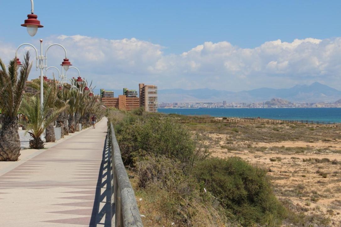 Bonita Casa En Urbanizacion Privada Muy Cerca Del Mar Y De Alicante Gran Alacant Esterno foto