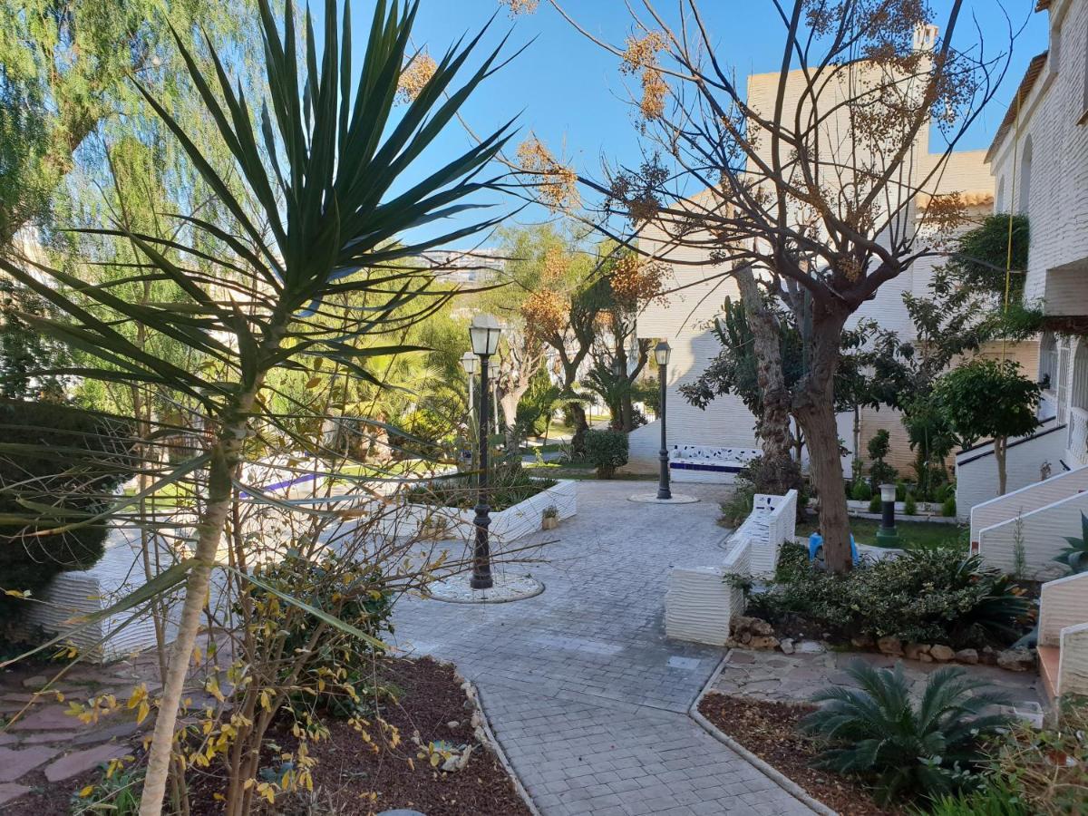 Bonita Casa En Urbanizacion Privada Muy Cerca Del Mar Y De Alicante Gran Alacant Esterno foto